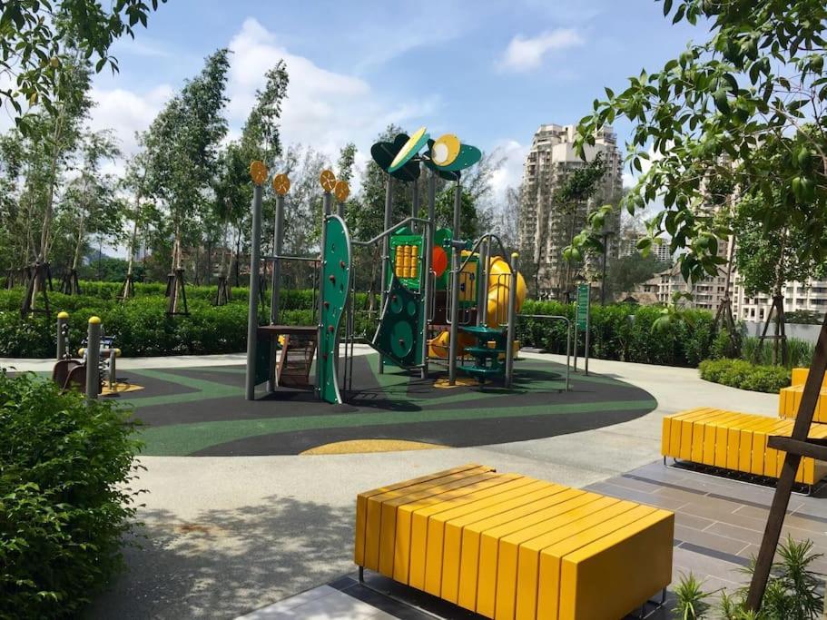 Tropicana Avenue B32-09, Петалинг Джая Екстериор снимка